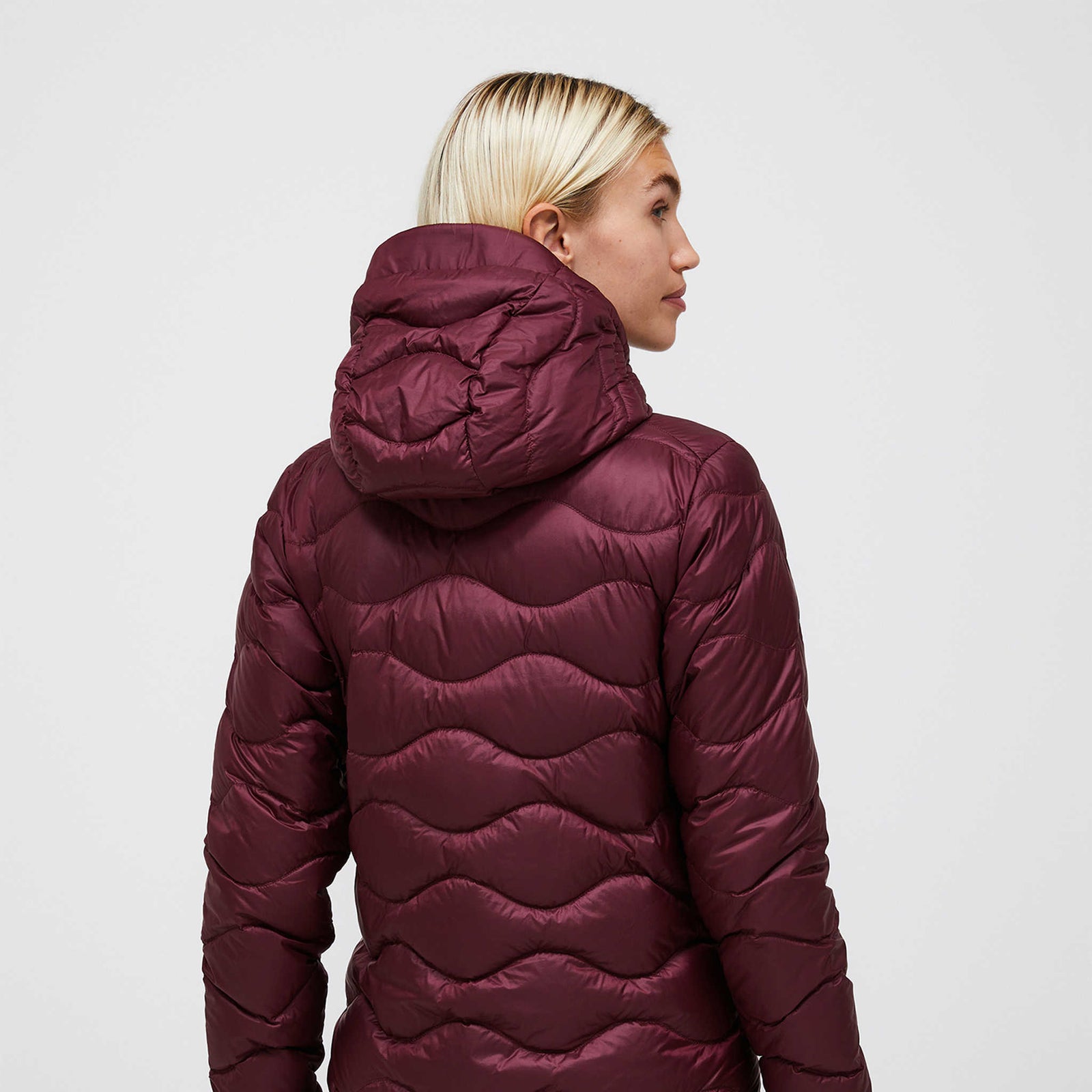 Helium Down Hood Jacket | Women's Peak Performance Women's Insulated Jackets