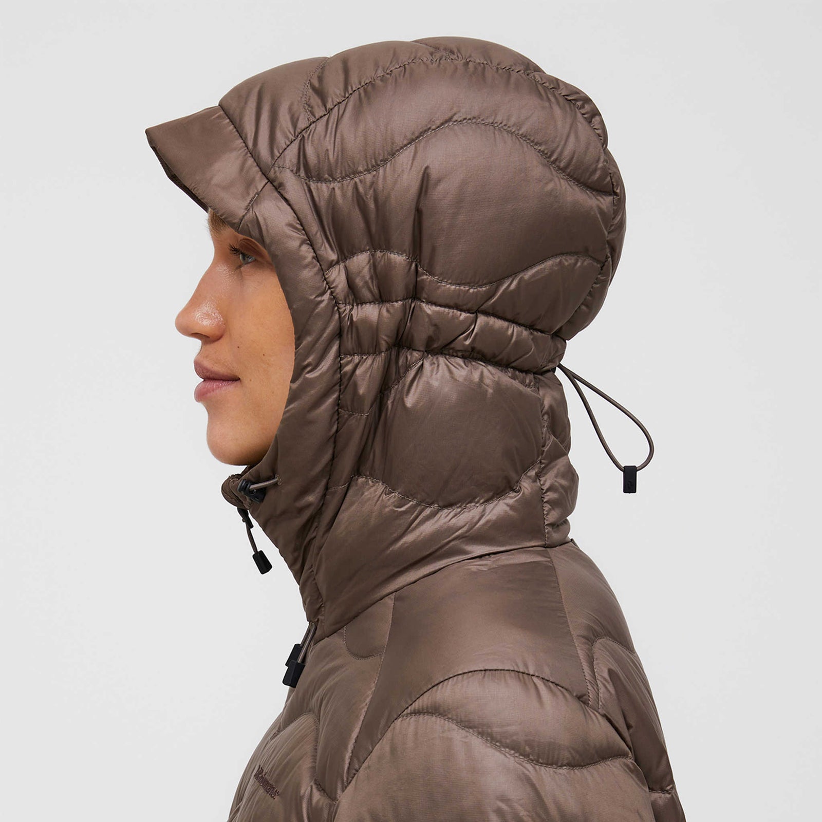 Helium Down Hood Jacket | Women's Peak Performance Women's Insulated Jackets