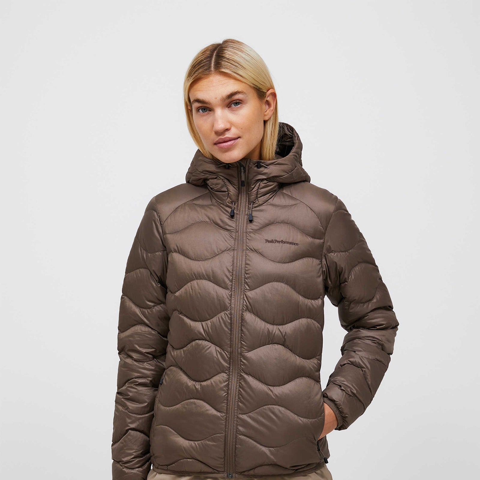 Helium Down Hood Jacket | Women's Peak Performance Women's Insulated Jackets