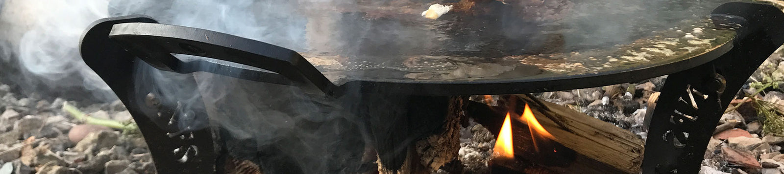 ustensiles de cuisine en fonte