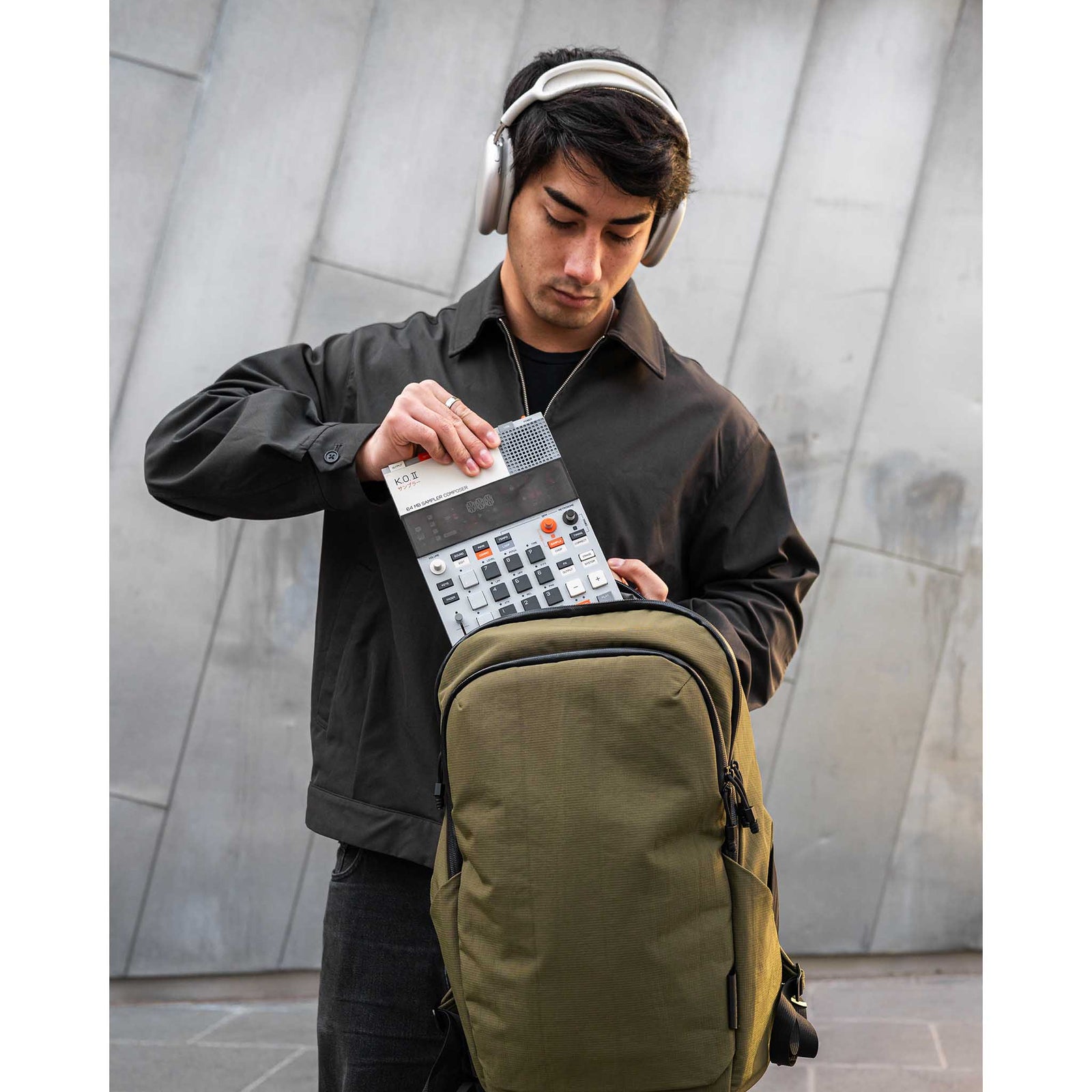 Bravo Backpack 23L Alpaka AA010610524 Backpacks 23L / Green | Axoflux 400D