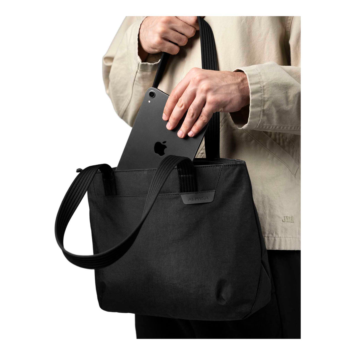 Flight Tote (S)