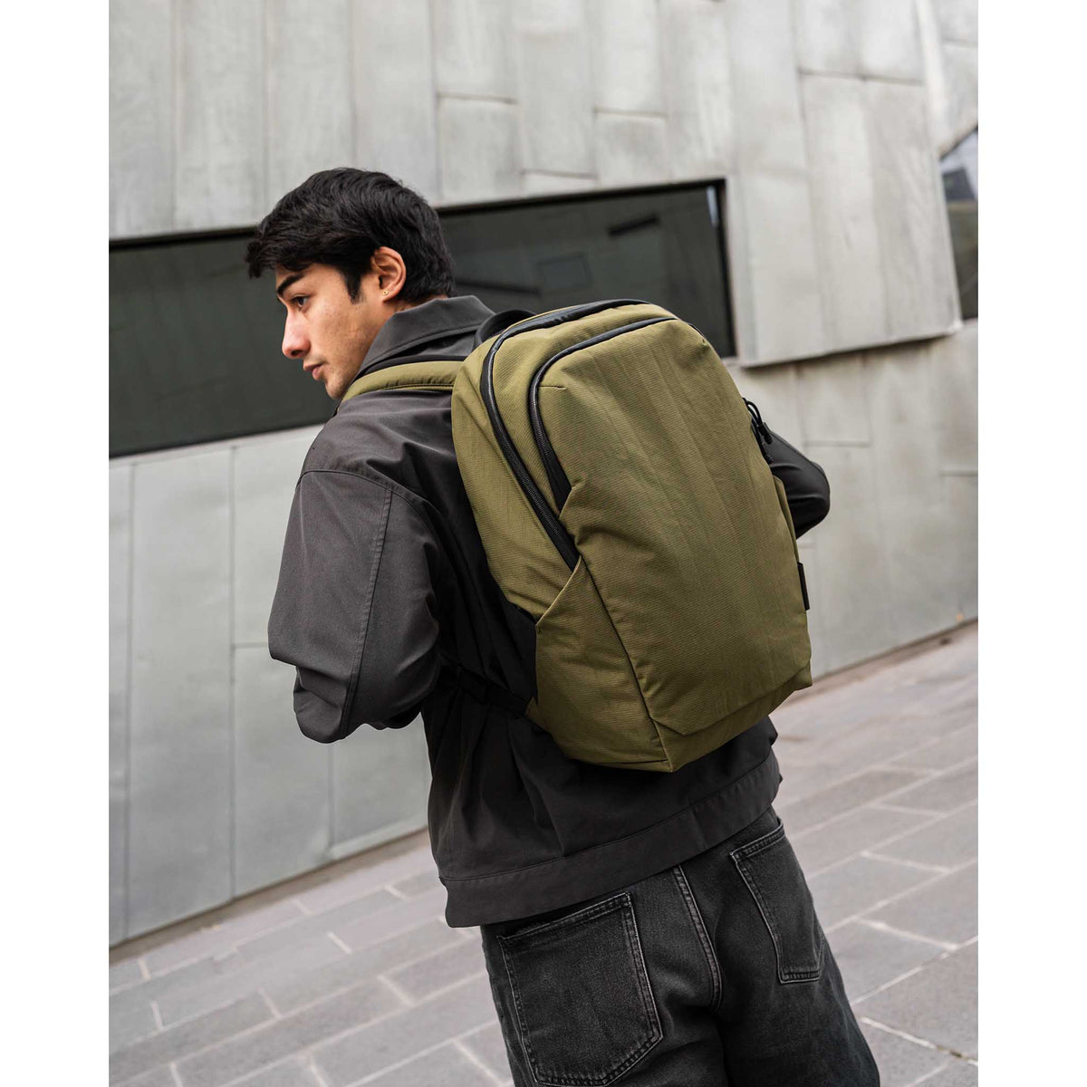Bravo Backpack 23L Alpaka AA010610524 Backpacks 23L / Green | Axoflux 400D