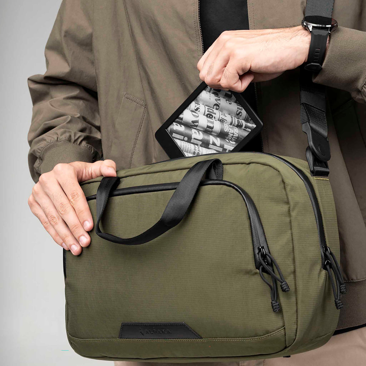 Bravo Brief | 14" Alpaka AA010910524 Briefcases 13L / Green Axoflux 400D Ripstop Nylon