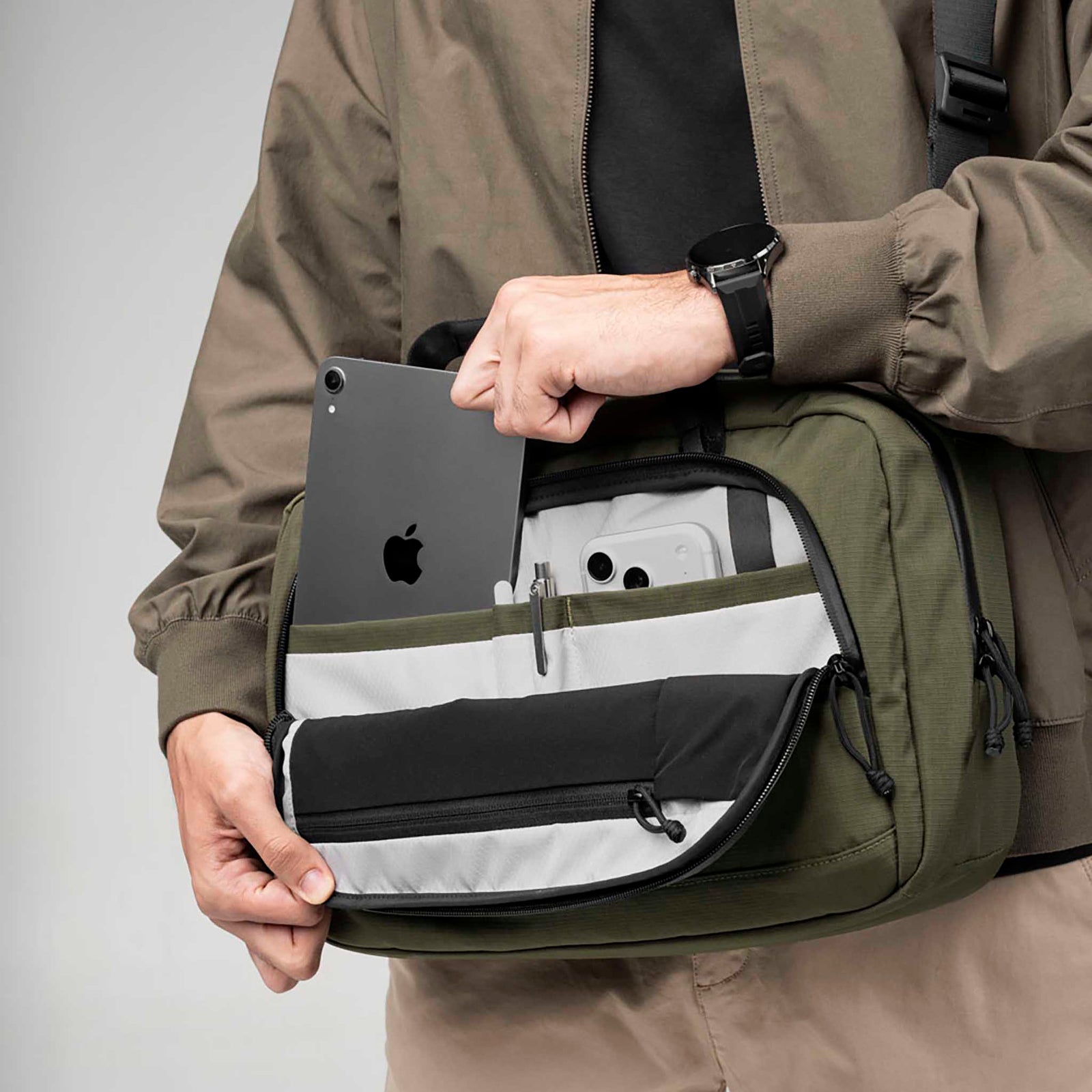 Bravo Brief | 14" Alpaka AA010910524 Briefcases 13L / Green Axoflux 400D Ripstop Nylon