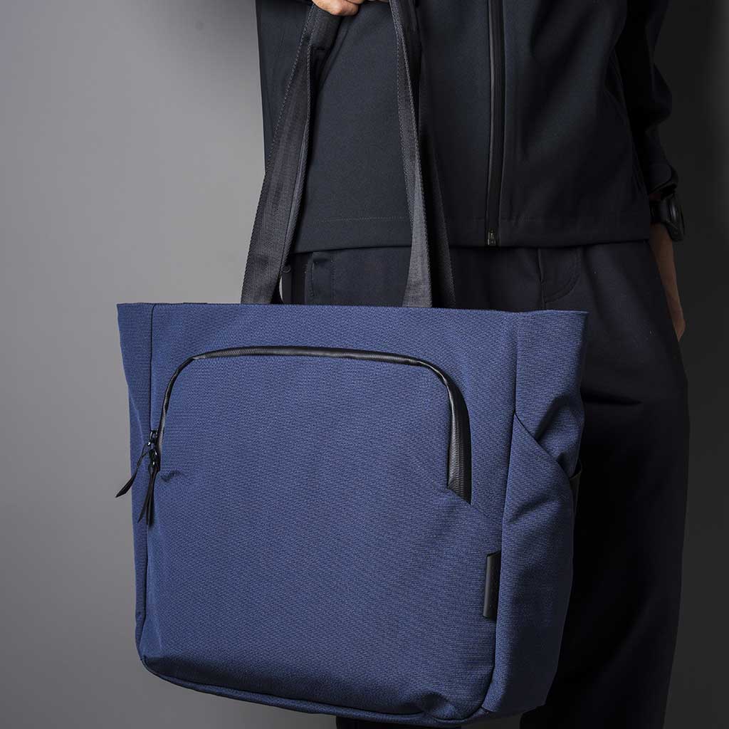 Bravo Tote Alpaka AA010370617 Sling Bags 14L / Blue | Axoflux 600D