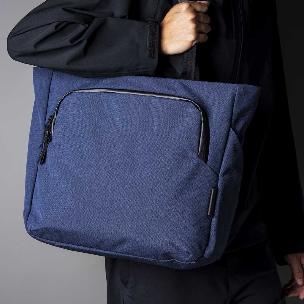 Bravo Tote Alpaka AA010370617 Sling Bags 14L / Blue | Axoflux 600D