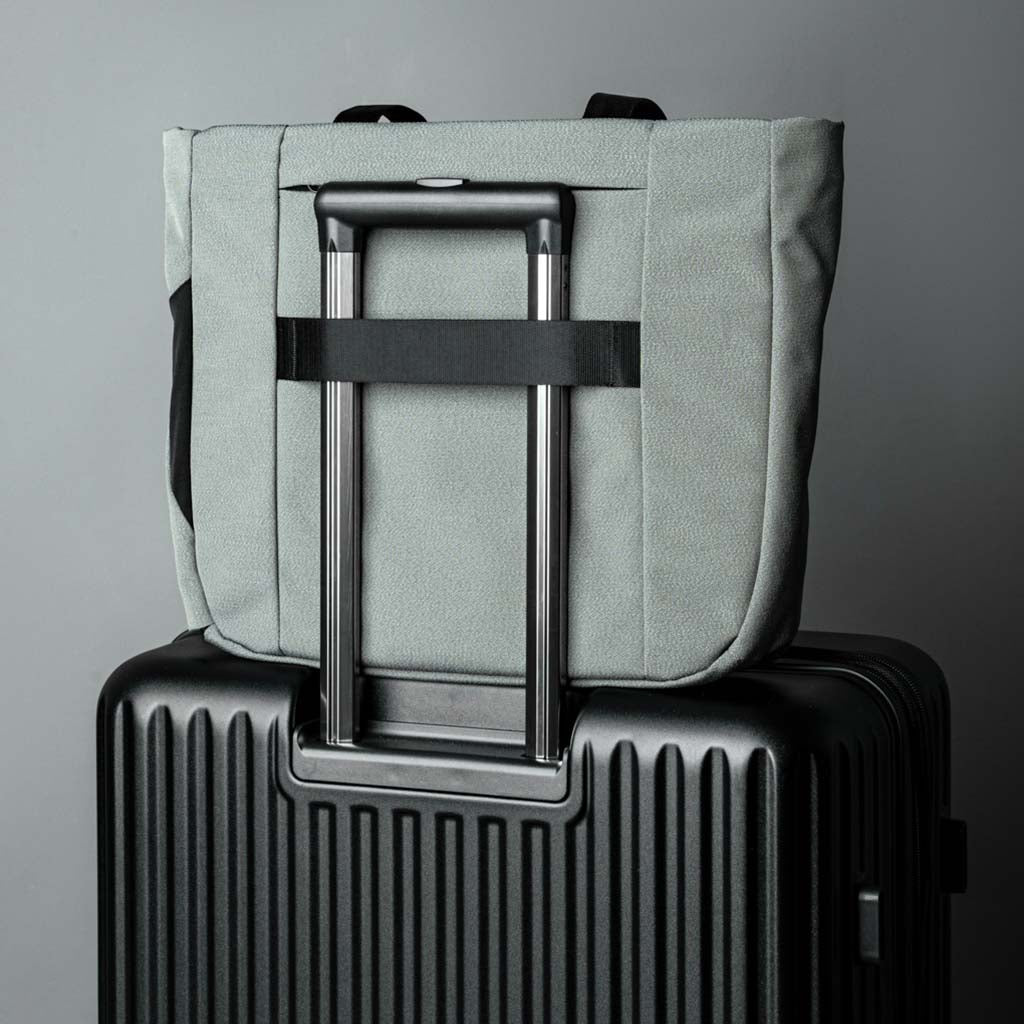 Bravo Tote Alpaka AA010370217 Tote Bags 14L / Sage Grey | Axoflux 600D