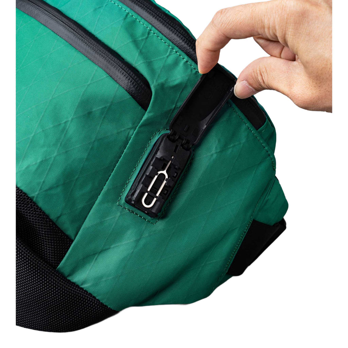 Bravo X Sling V2 Alpaka AA010101103 Sling Bags 6L / Cadmium Green | X-Pac VX21