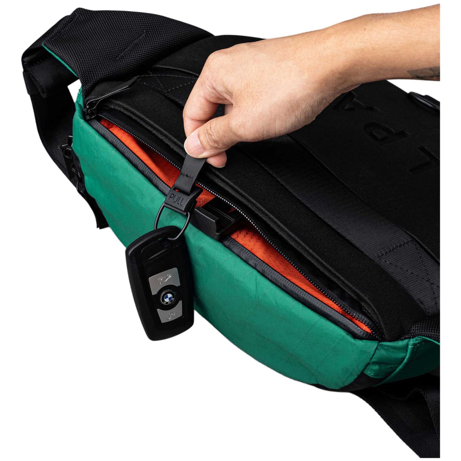 Bravo X Sling V2 Alpaka AA010101103 Sling Bags 6L / Cadmium Green | X-Pac VX21