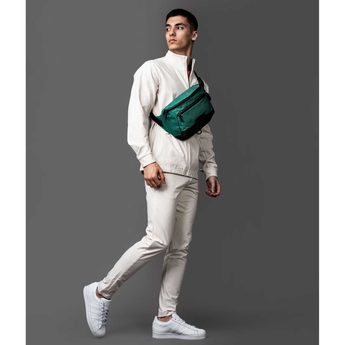 Bravo X Sling V2 Alpaka AA010101103 Sling Bags 6L / Cadmium Green | X-Pac VX21