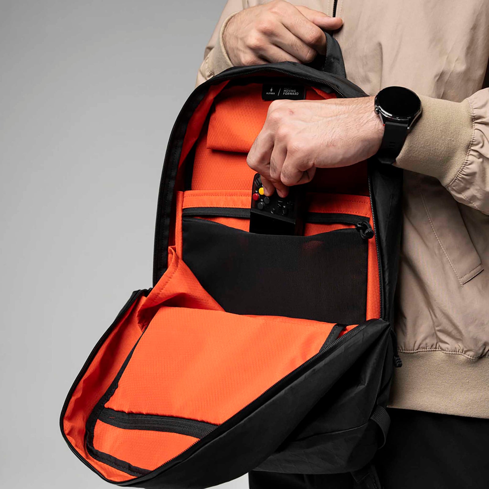 Essential Backpack 16L Alpaka AD010840103 Backpacks 16L / Black X-Pac Vx21