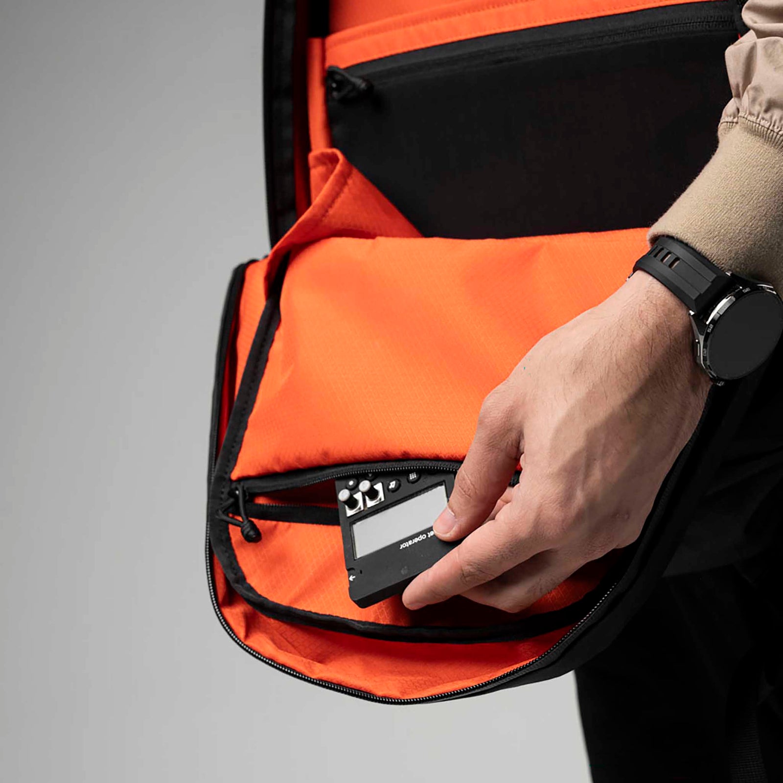 Essential Backpack 16L Alpaka AD010840103 Backpacks 16L / Black X-Pac Vx21