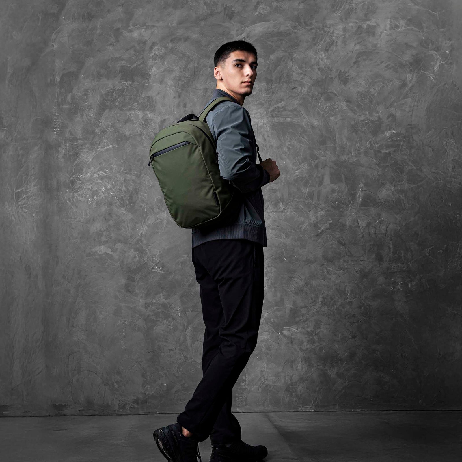 Essential Backpack 16L Alpaka AD010840518 Backpacks 16L / Green Axoflux 210D