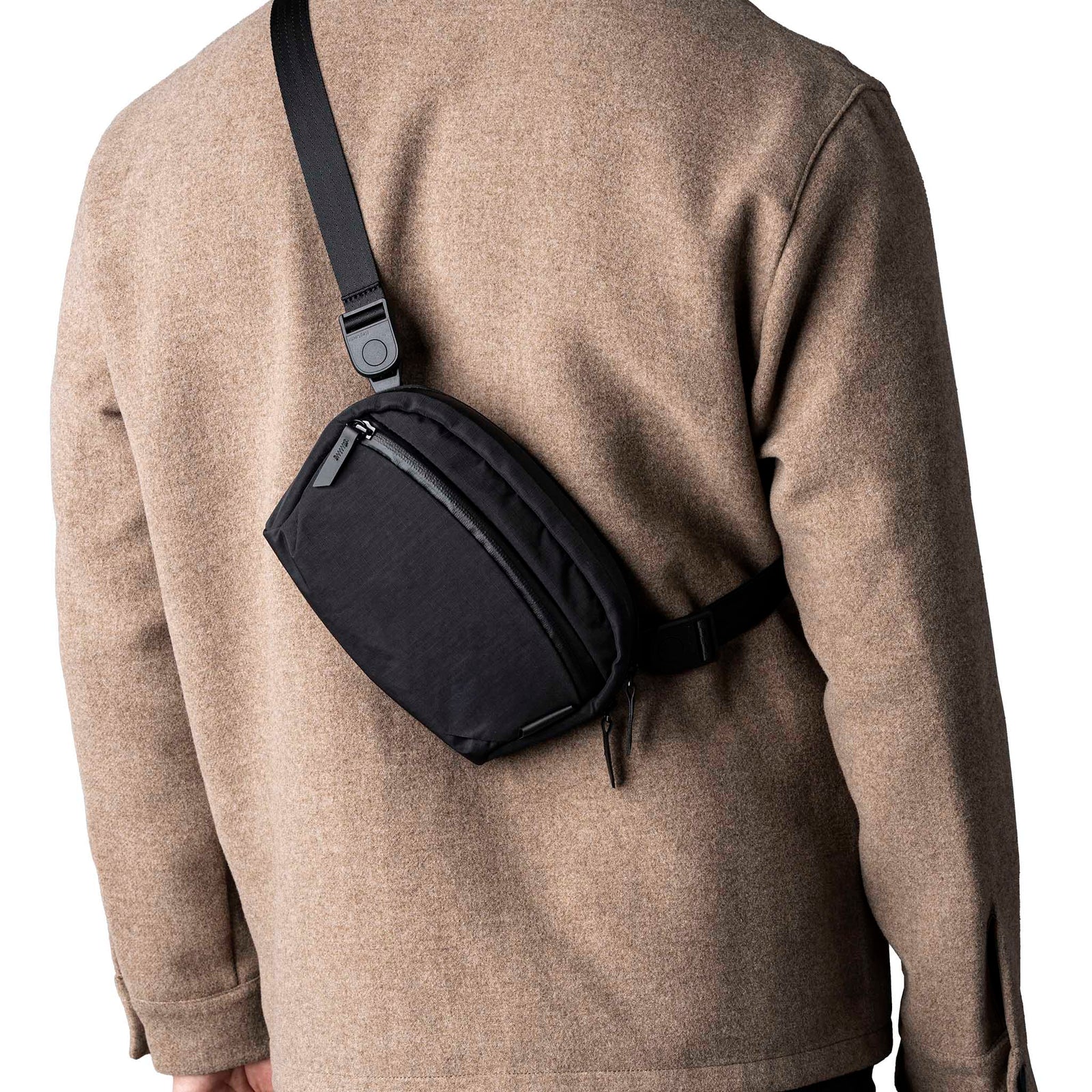 Flight Sling 1L Alpaka AA010530118 Sling Bags 1L / Black | Axoflux 210D