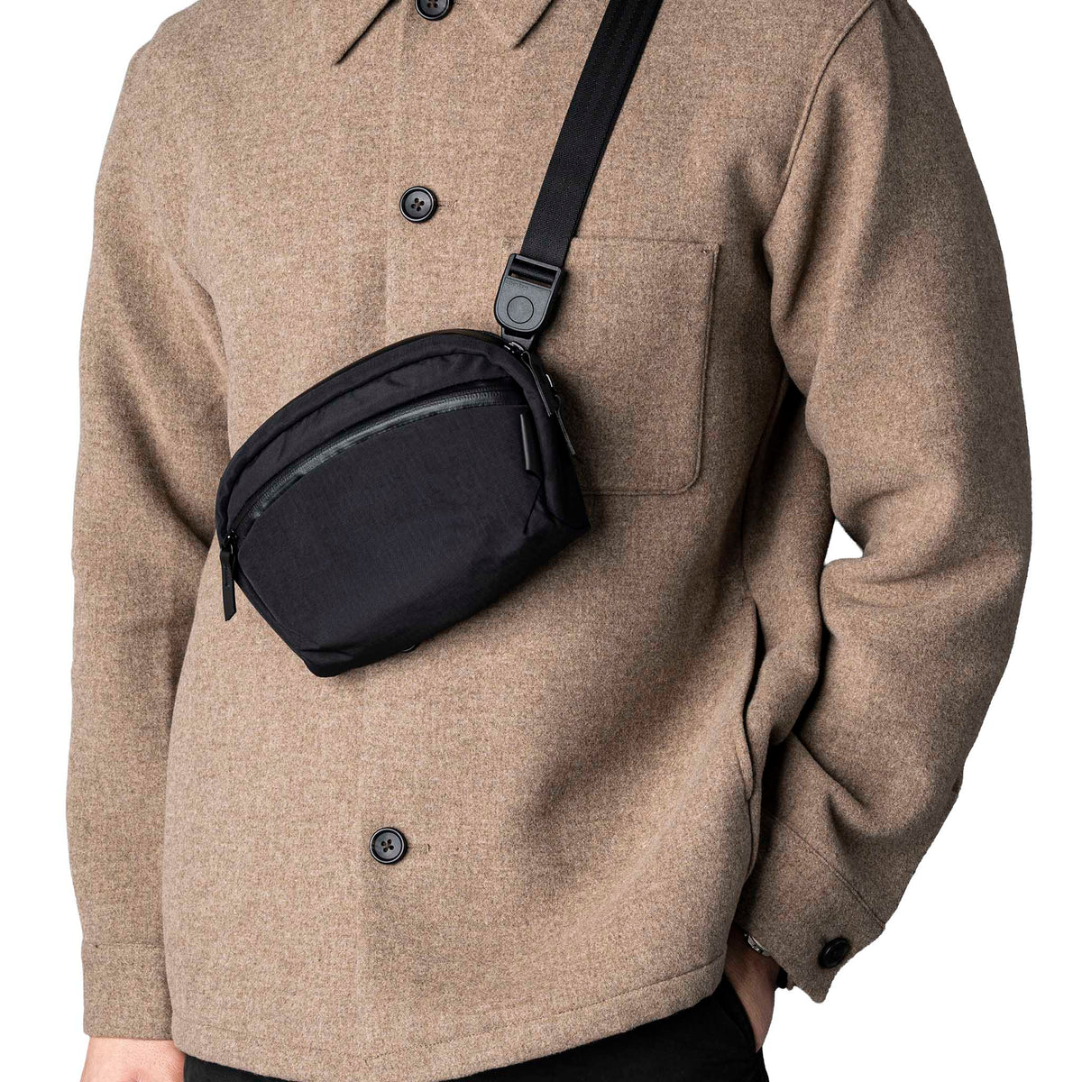 Flight Sling 1L Alpaka AA010530118 Sling Bags 1L / Black | Axoflux 210D
