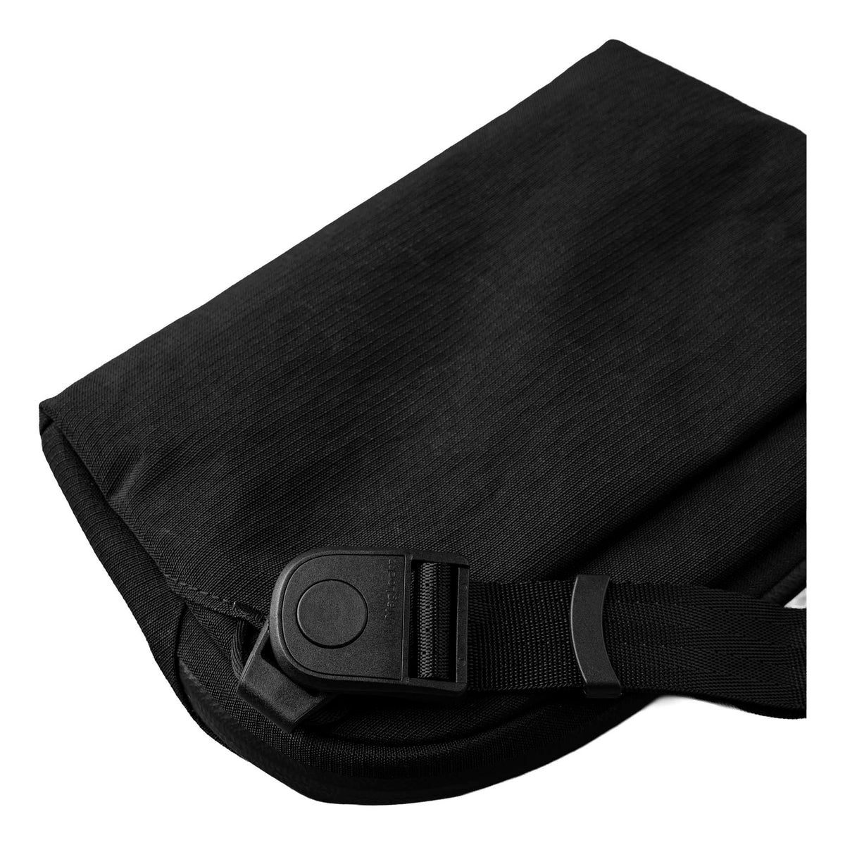 Flight Sling 1L Alpaka AA010530124 Sling Bags 1L / Black | Axoflux 400D
