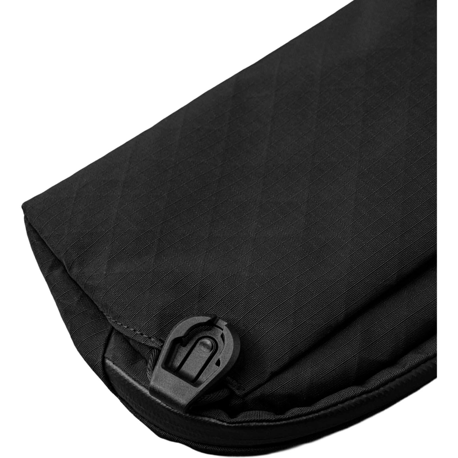 Flight Sling 1L Alpaka AA010530126 Sling Bags 1L / Black | Axogrid 210D