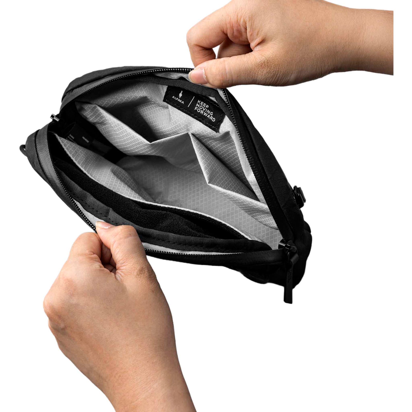 Flight Sling 1L Alpaka AA010530126 Sling Bags 1L / Black | Axogrid 210D