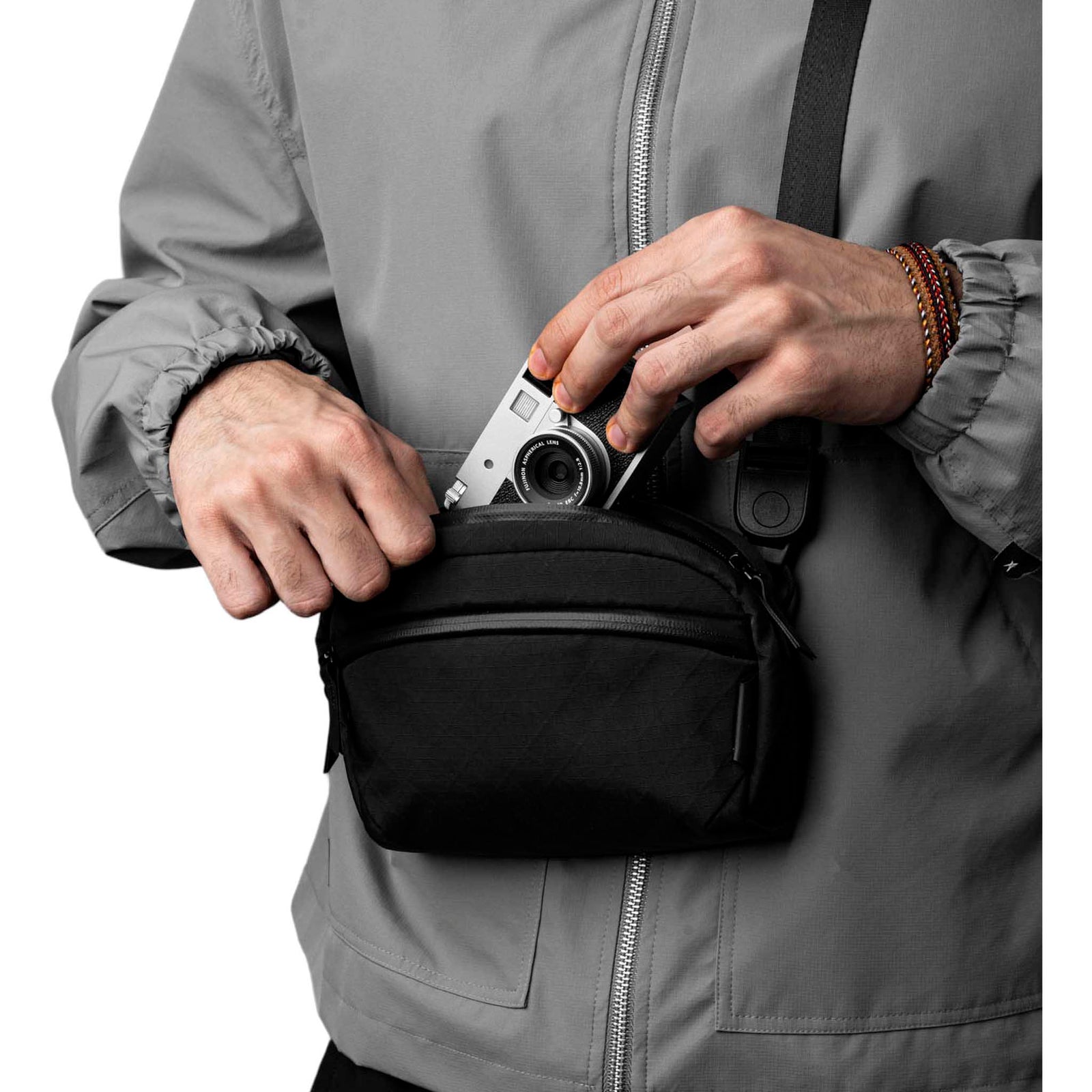 Flight Sling 1L Alpaka AA010530126 Sling Bags 1L / Black | Axogrid 210D