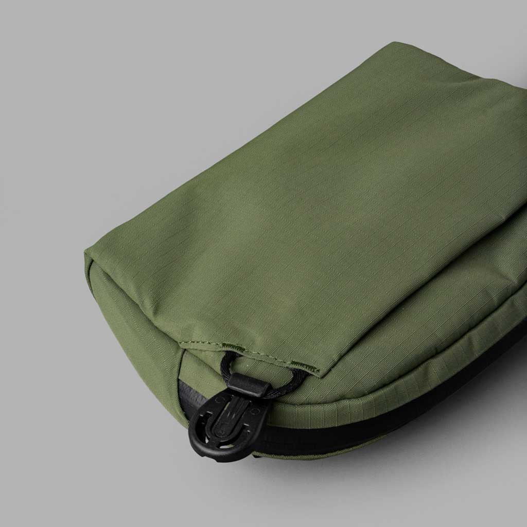 Flight Sling 1L Alpaka AA010530518 Sling Bags 1L / Green | Axoflux 210D