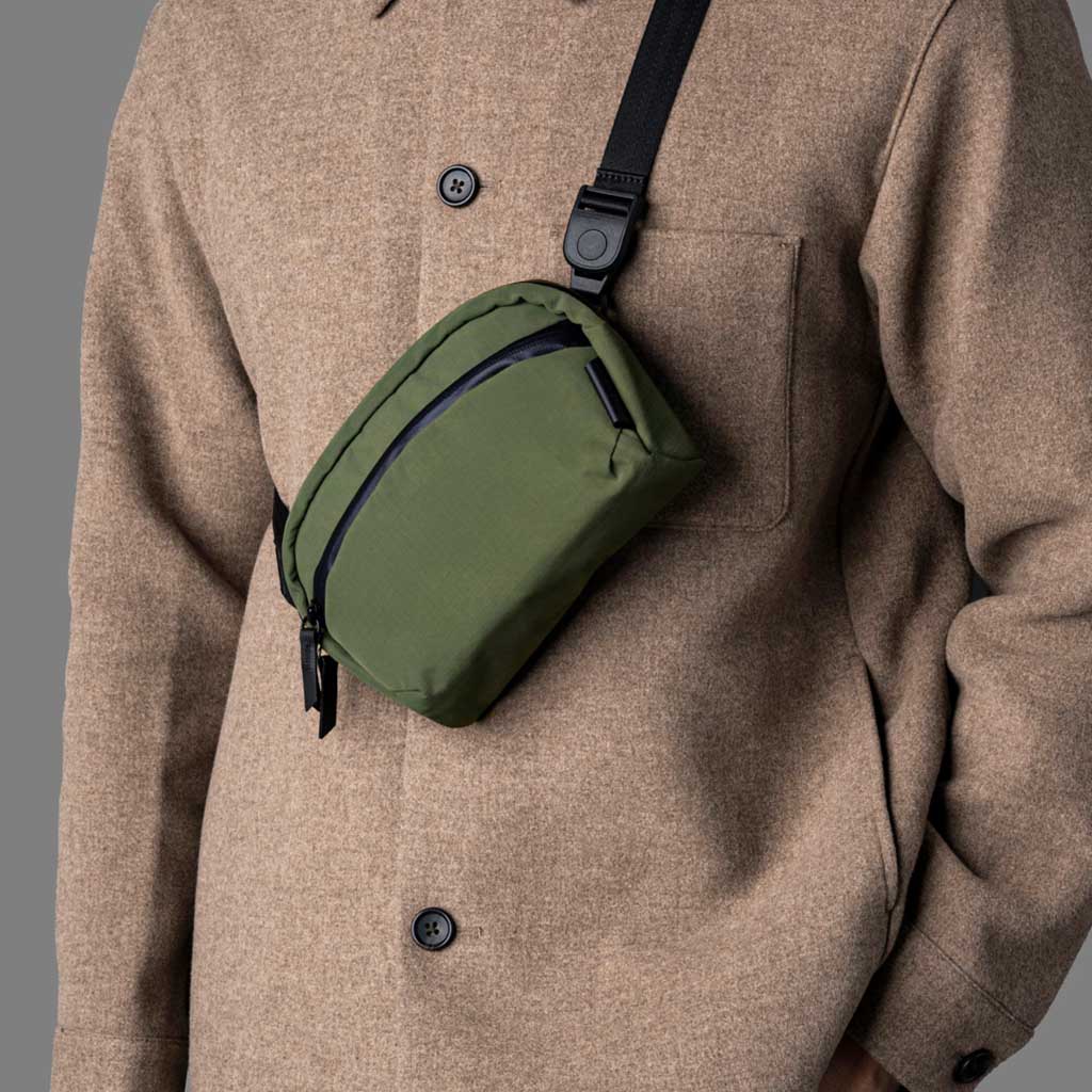 Flight Sling 1L Alpaka AA010530518 Sling Bags 1L / Green | Axoflux 210D