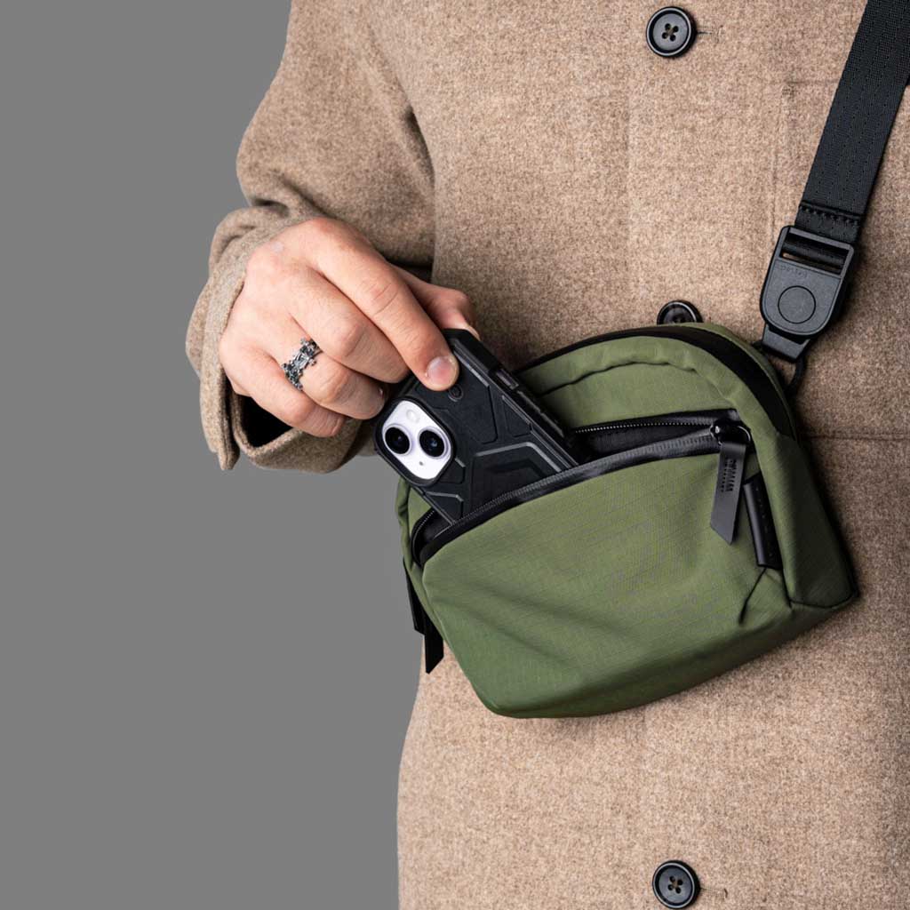 Flight Sling 1L Alpaka AA010530518 Sling Bags 1L / Green | Axoflux 210D