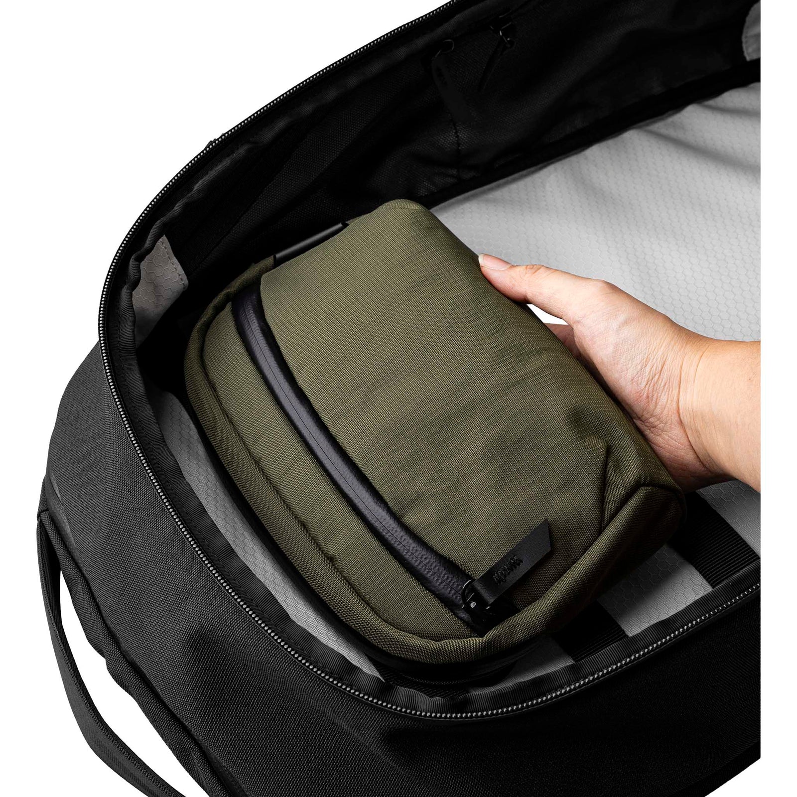 Flight Sling 1L Alpaka AA010530524 Sling Bags 1L / Green | Axoflux 400D