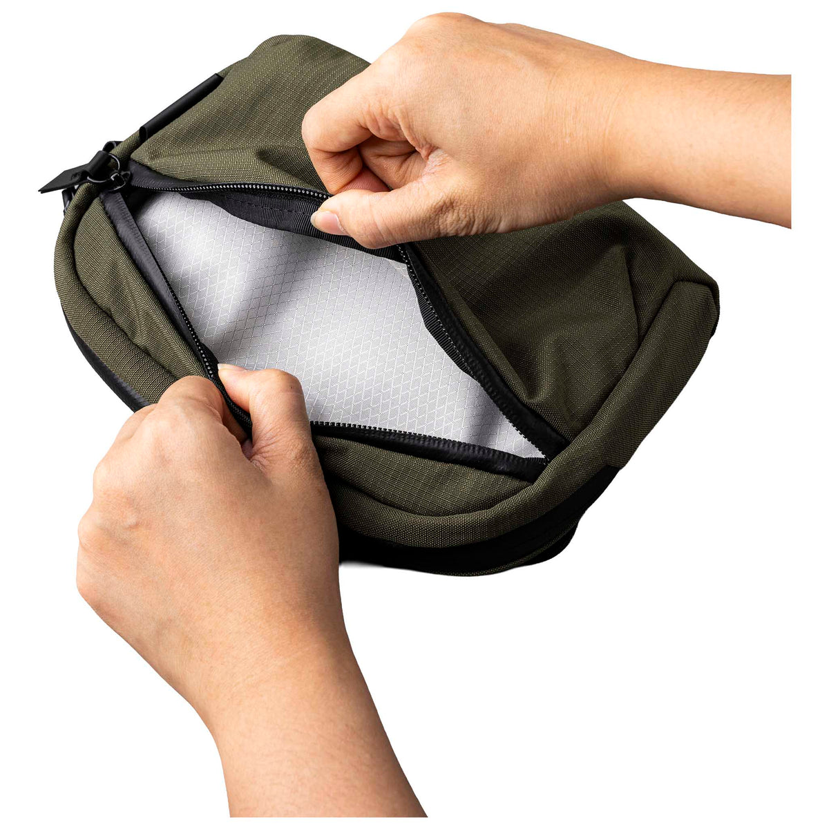 Flight Sling 1L Alpaka AA010530524 Sling Bags 1L / Green | Axoflux 400D