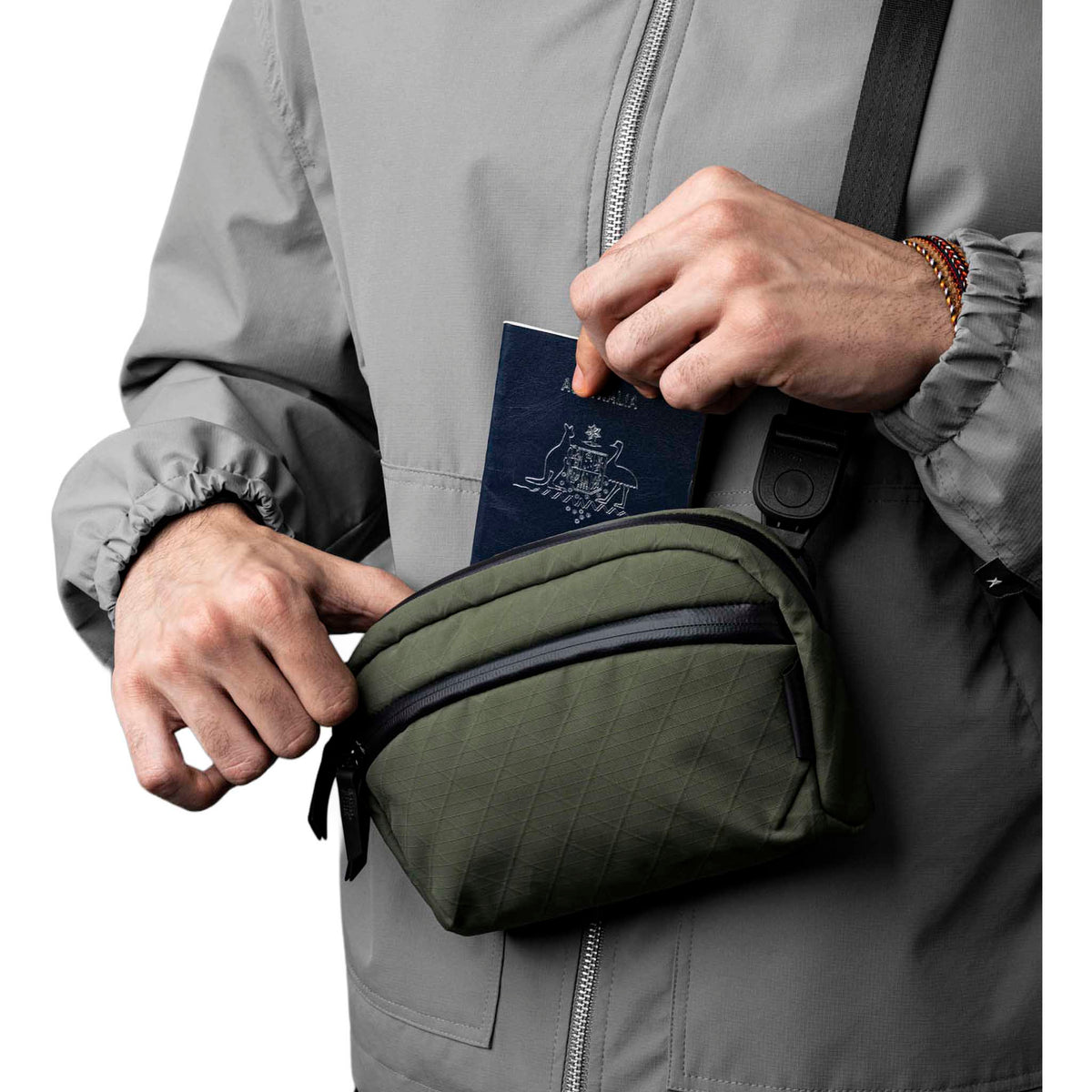 Flight Sling 1L Alpaka AA010530526 Sling Bags 1L / Green | Axogrid 210D