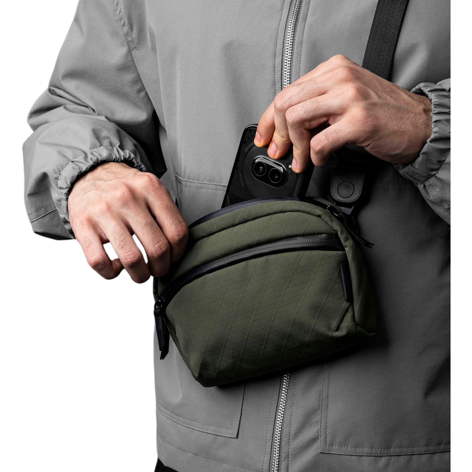 Flight Sling 1L Alpaka AA010530526 Sling Bags 1L / Green | Axogrid 210D