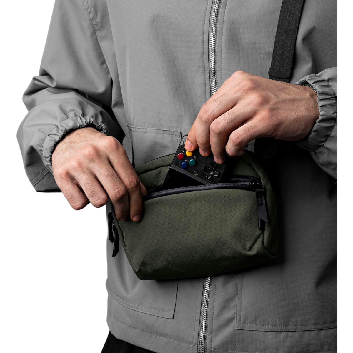 Flight Sling 1L Alpaka AA010530526 Sling Bags 1L / Green | Axogrid 210D