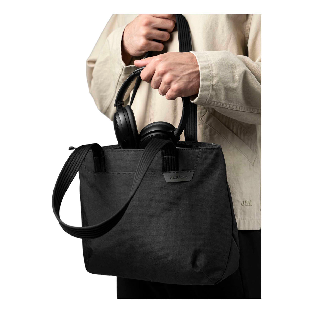 Flight Tote (S) Alpaka AD011010124 Tote Bags One Size / Black Axoflux 400D Ripstop Nylon