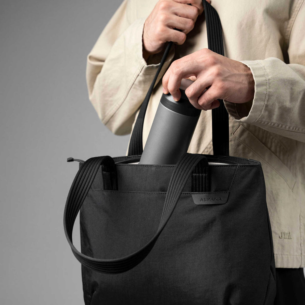 Flight Tote (S) Alpaka AD011010124 Tote Bags One Size / Black Axoflux 400D Ripstop Nylon