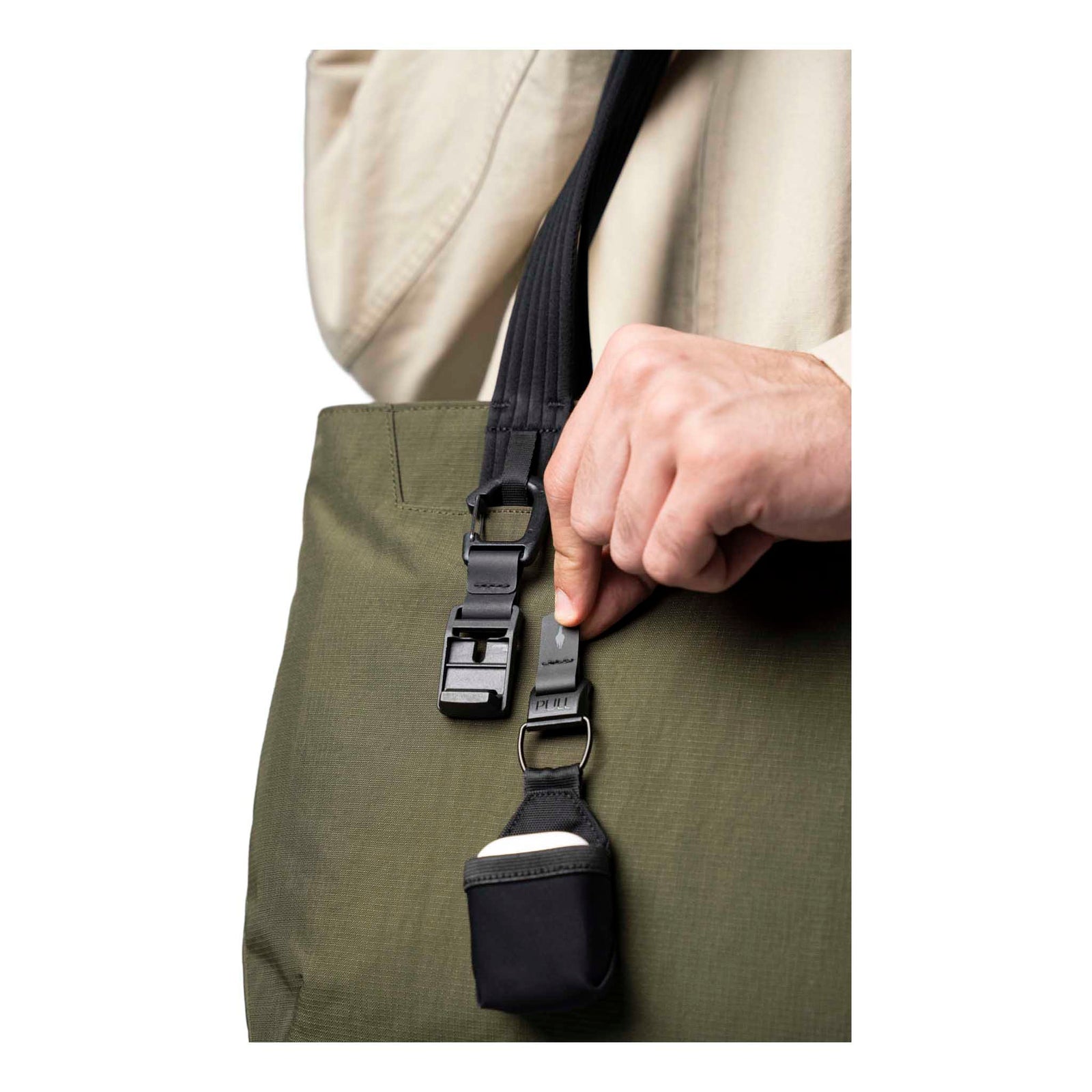 Flight Tote (S) Alpaka AD011010524 Tote Bags One Size / Green Axoflux 400D Ripstop Nylon