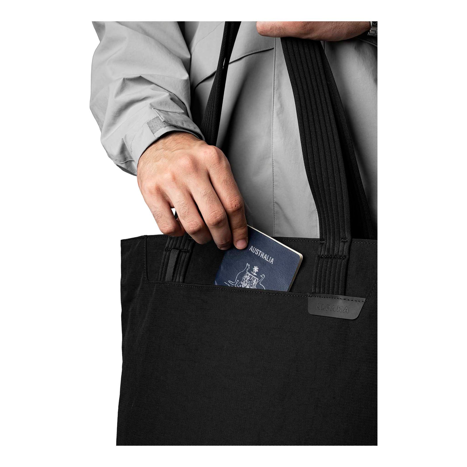 Flight Tote Alpaka Tote Bags