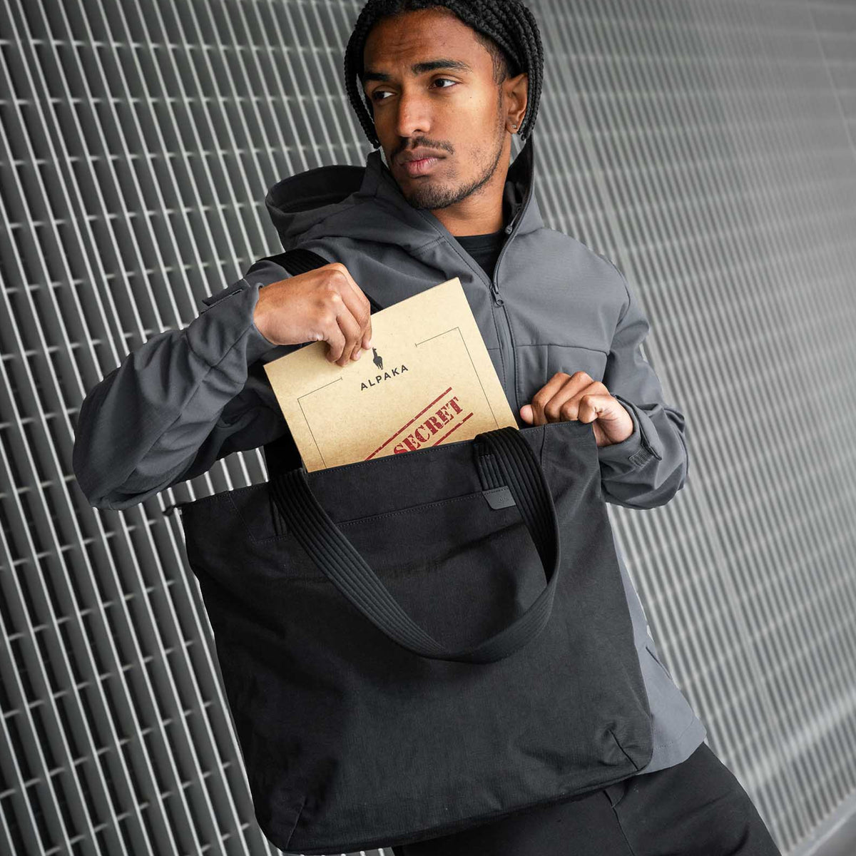 Flight Tote Alpaka Tote Bags