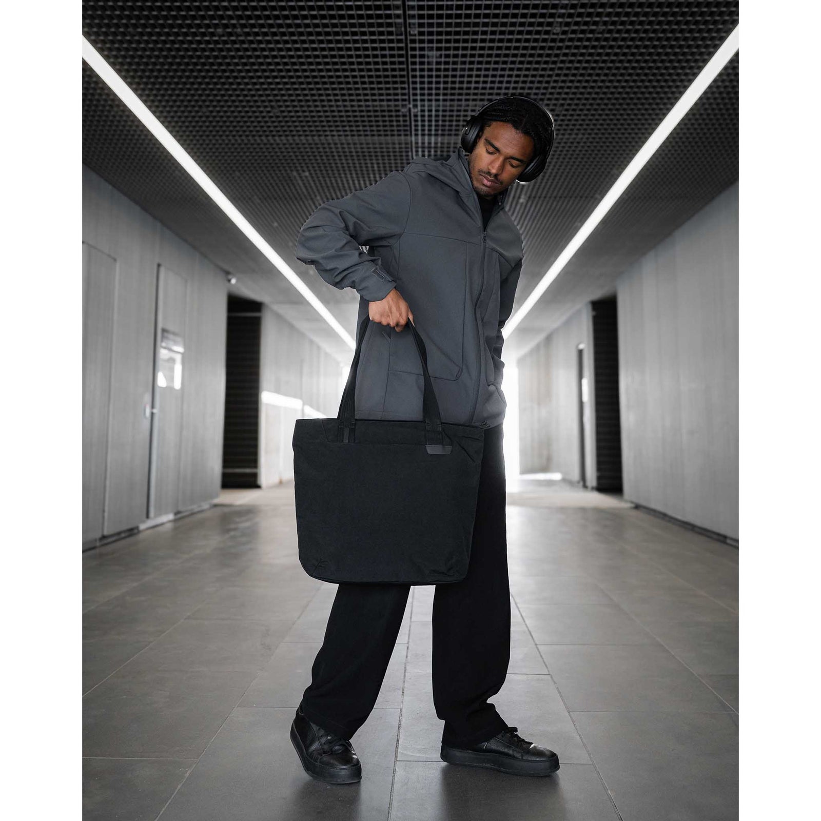 Flight Tote Alpaka Tote Bags