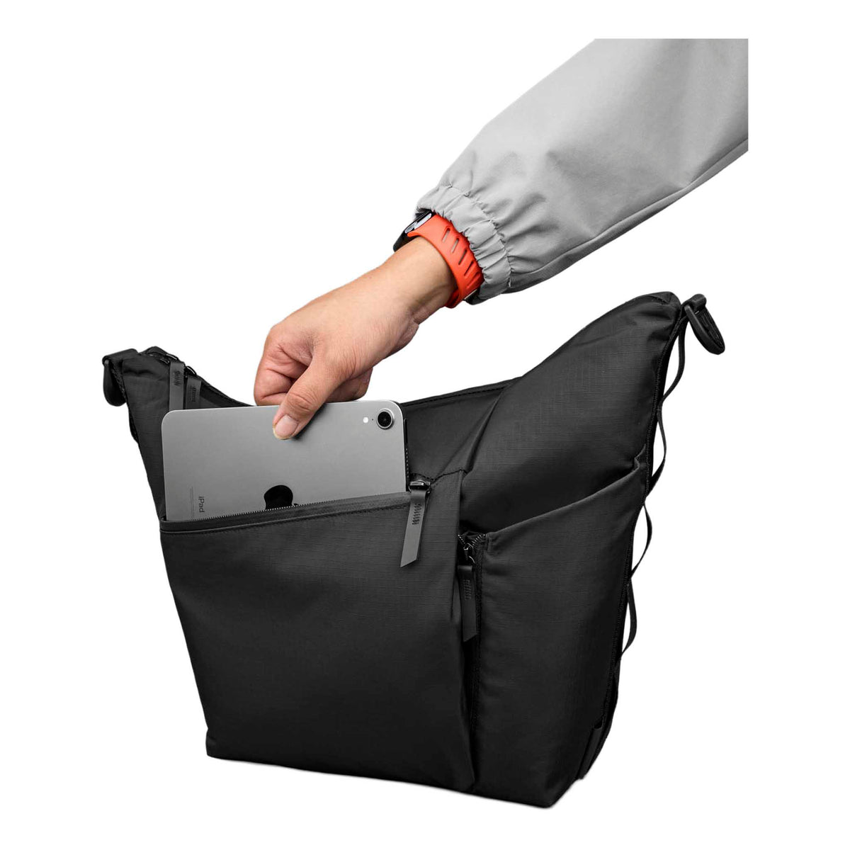 Flow Satchel Alpaka AD010720118 Satchels 10L / Black Axolux 210D