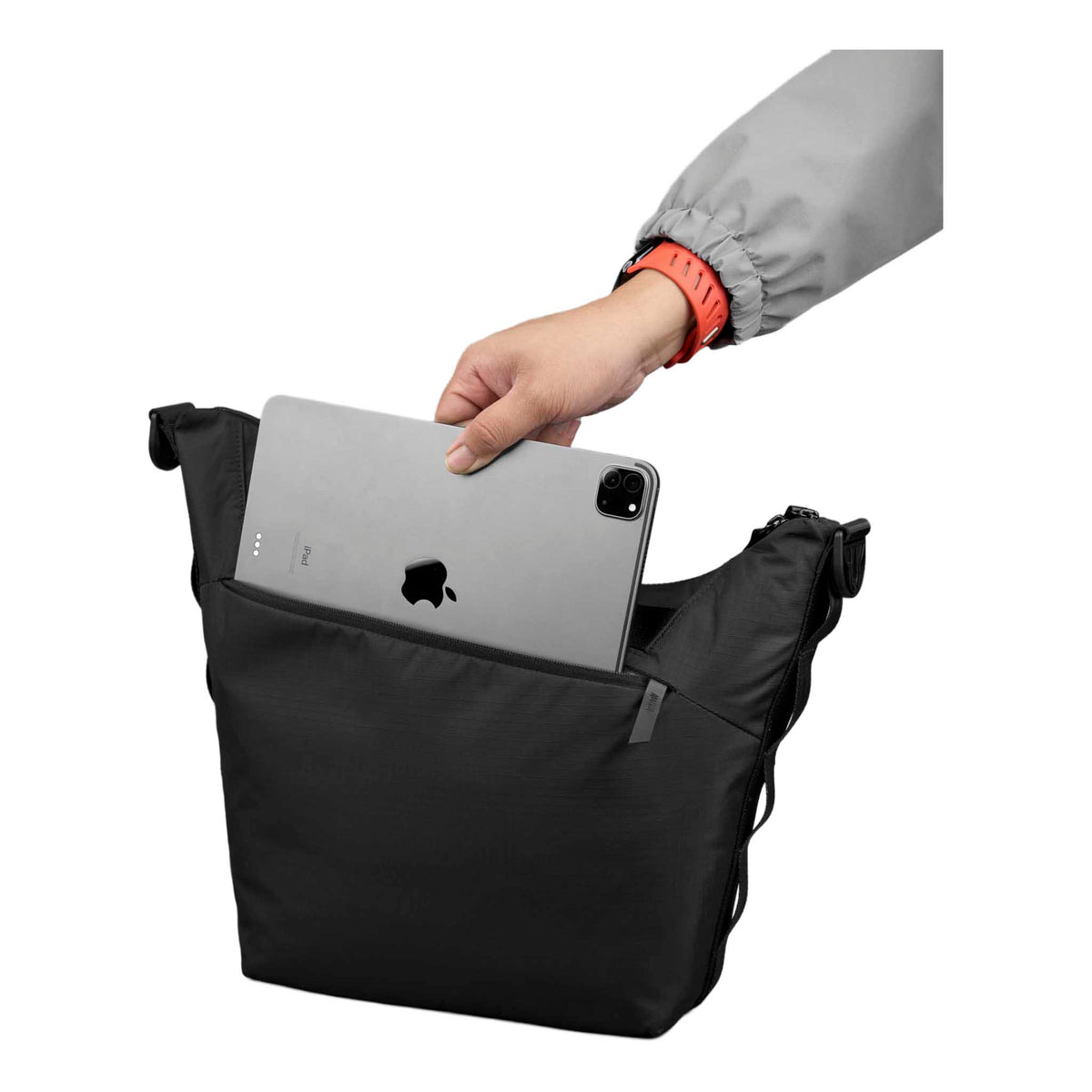 Flow Satchel Alpaka AD010720118 Satchels 10L / Black Axolux 210D