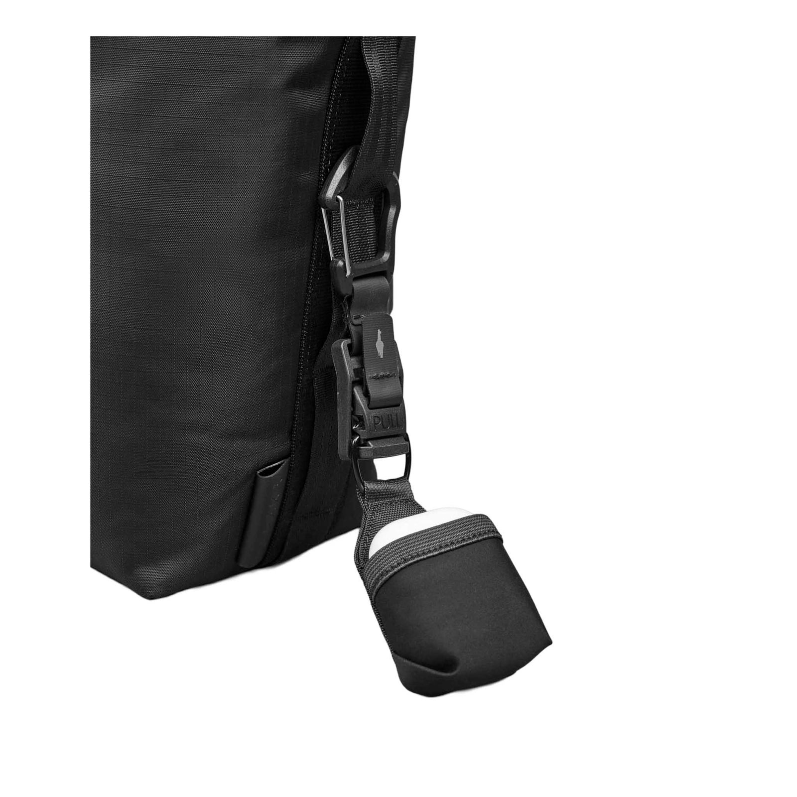 Flow Satchel Alpaka AD010720118 Satchels 10L / Black Axolux 210D