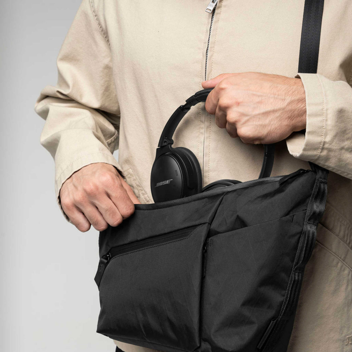 Flow Satchel Alpaka AD010700107 Satchels 4L / Black X-Pac X42