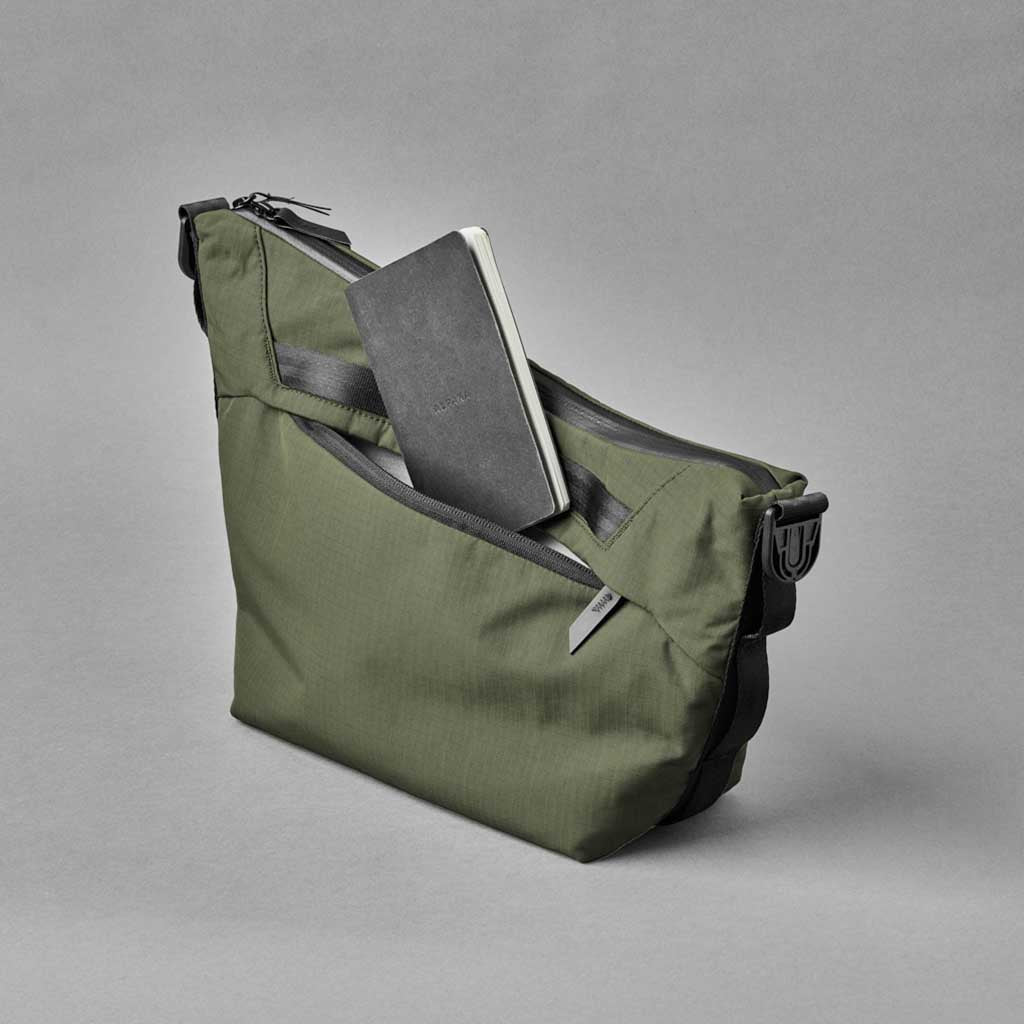 Flow Satchel Alpaka AD010700518 Satchels 4L / Green | Axoflux 210D
