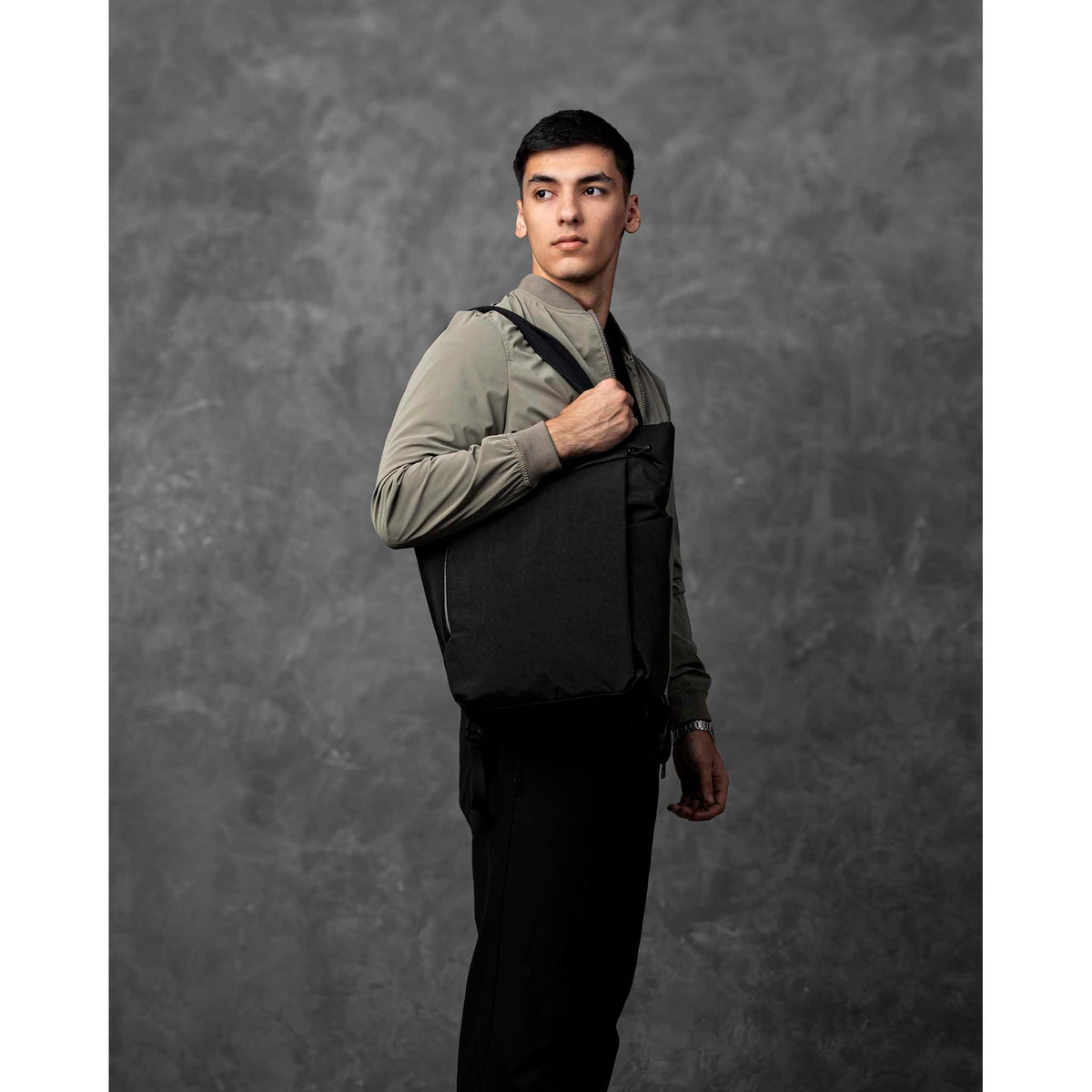 Flow Totepack Alpaka AA010850124 Tote Bags 14L / Black | Axoflux 400D Washed Nylon