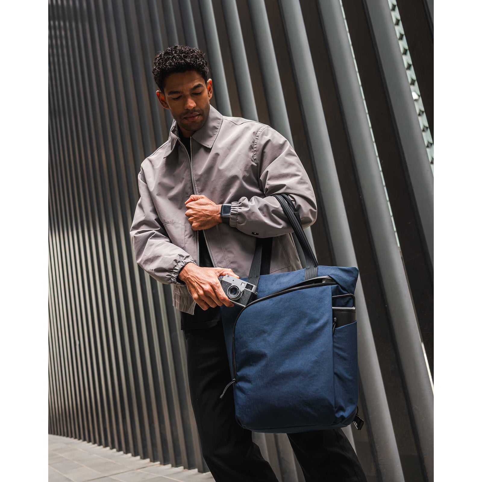 Flow Totepack Alpaka AA010850524 Tote Bags 14L / Green | Axoflux 400D Washed Nylon