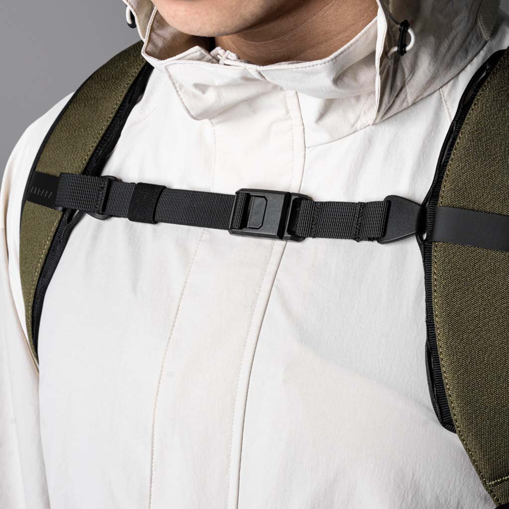 Metro Backpack Pro Alpaka AA010520517 Backpacks 24L / Army Green | Axoflux 600D