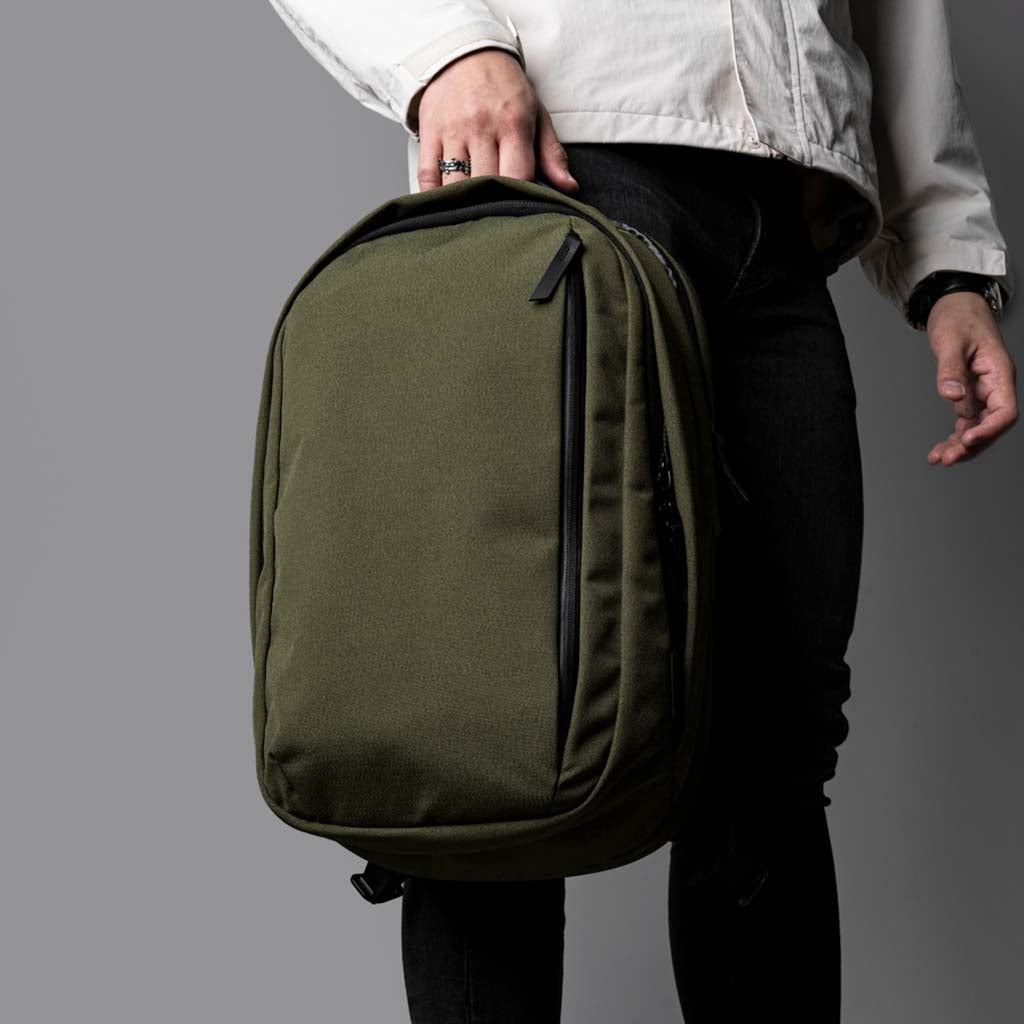Metro Backpack Pro Alpaka AA010520517 Backpacks 24L / Army Green | Axoflux 600D