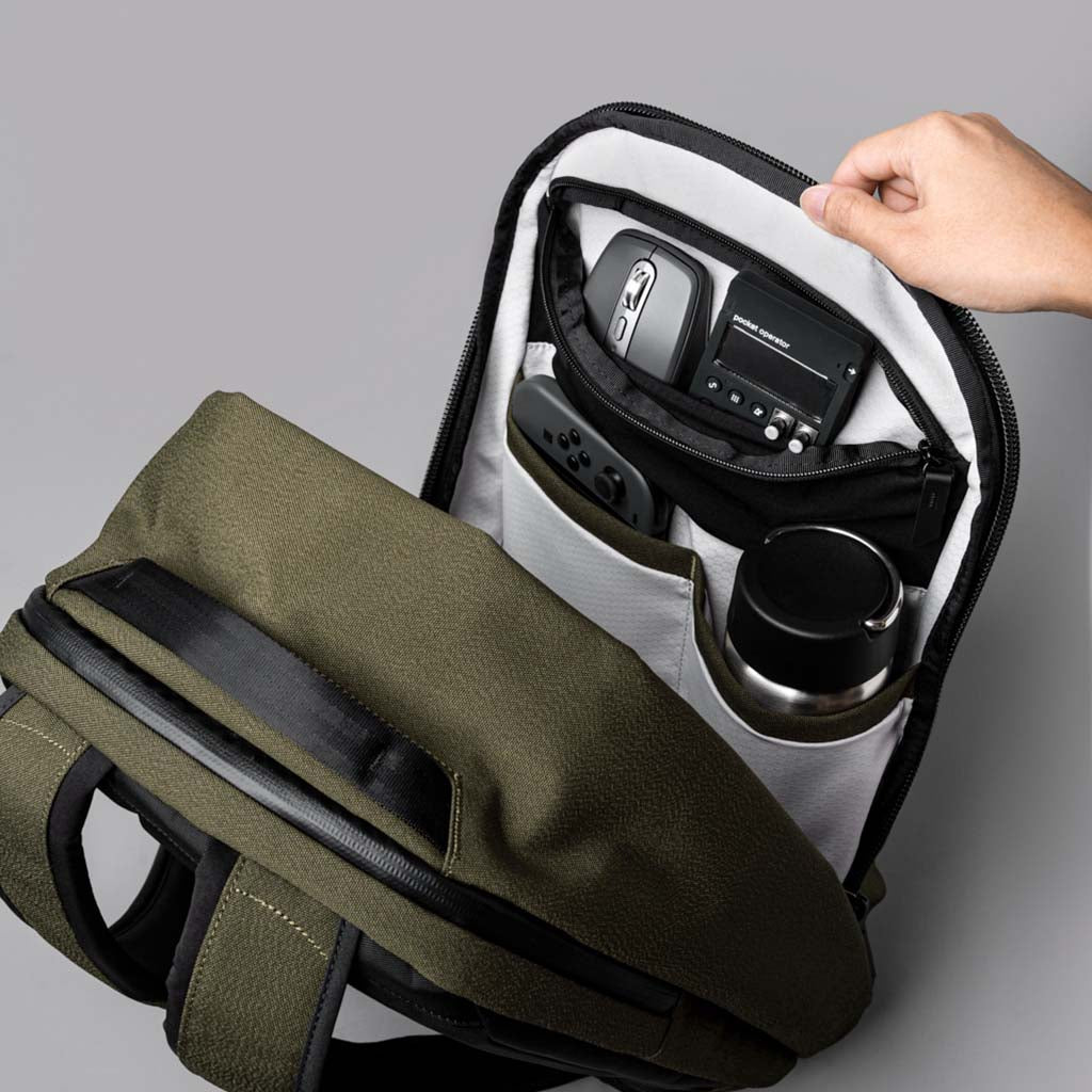 Metro Backpack Pro Alpaka AA010520517 Backpacks 24L / Army Green | Axoflux 600D