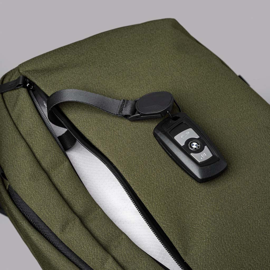Metro Backpack Pro Alpaka AA010520517 Backpacks 24L / Army Green | Axoflux 600D