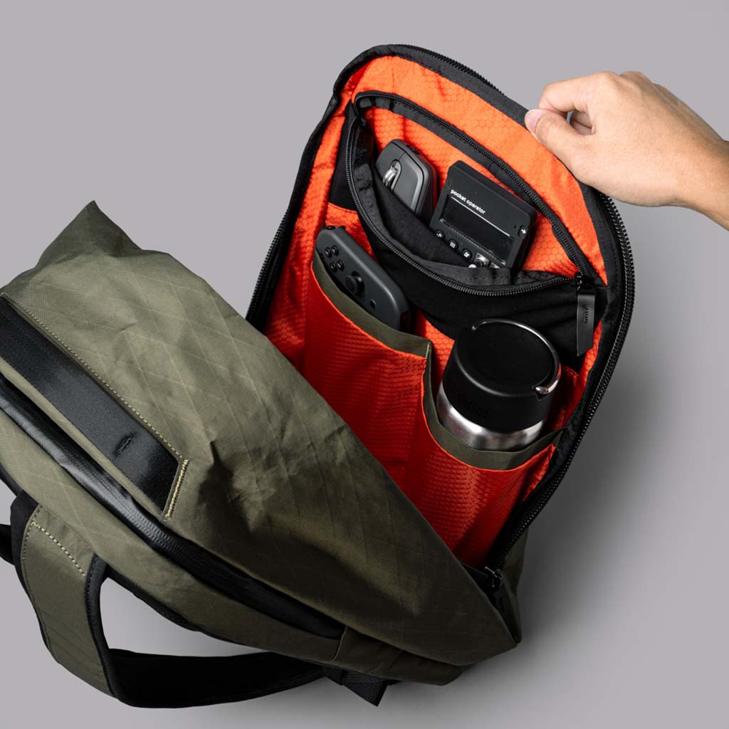 Metro Backpack Pro Alpaka AA010520506 Backpacks 24L / Olive Green | X-Pac VX42